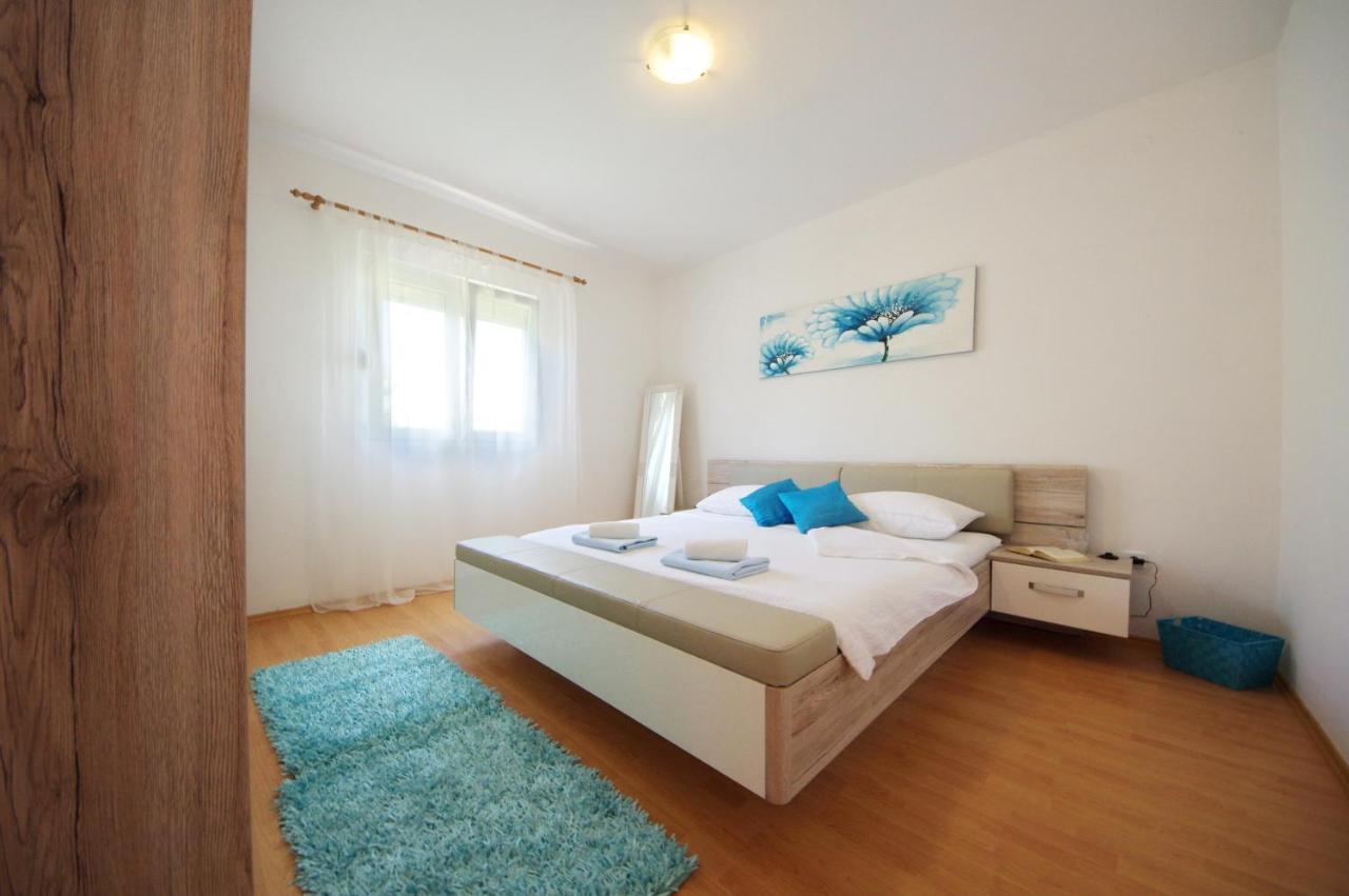 Apartmani Emili Sukošan Eksteriør bilde